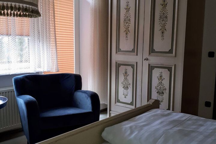 Room 5 of 52