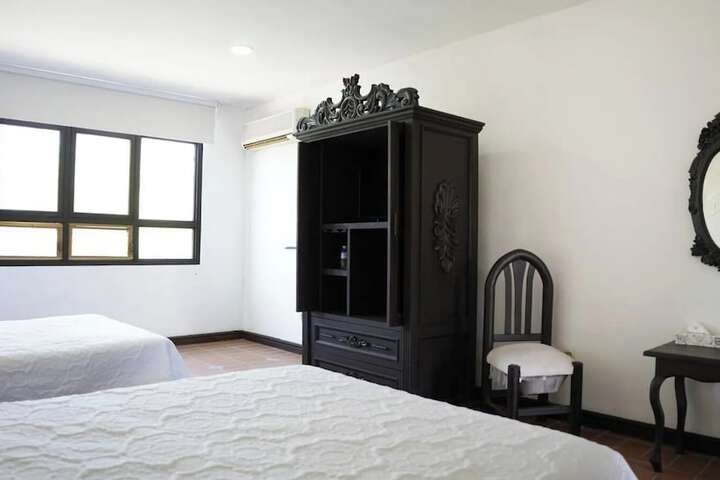 Room 22 of 96