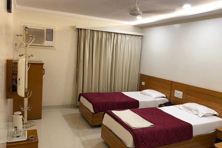 Room 9 of 22