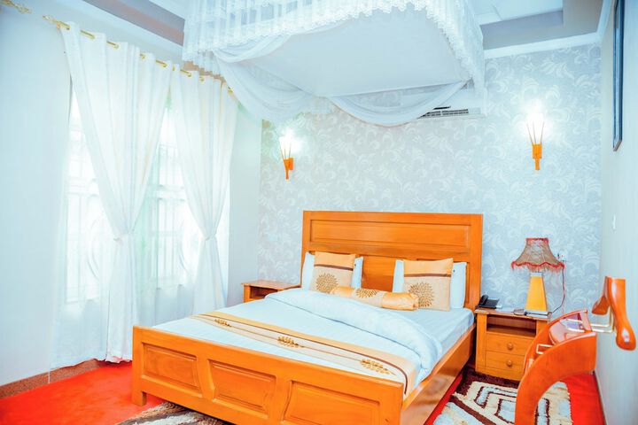Room 4 of 44