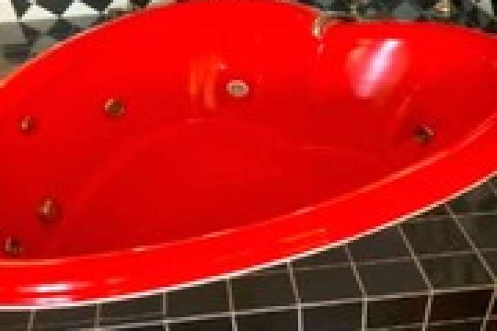 Jetted tub