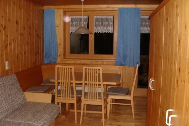 Room 2 of 6
