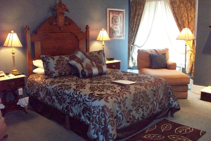 Room 5 of 92