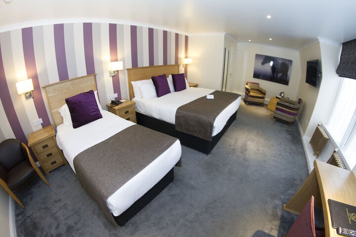 Room 26 of 77