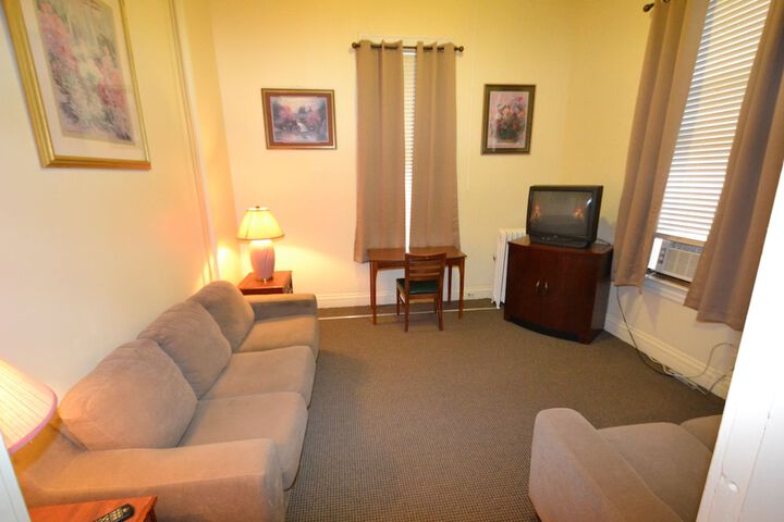 Room 28 of 38