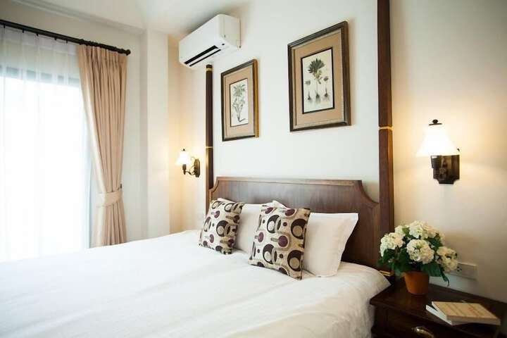 Room 11 of 20