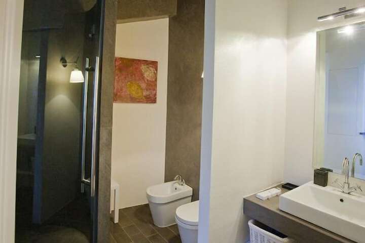 Room 123 of 170