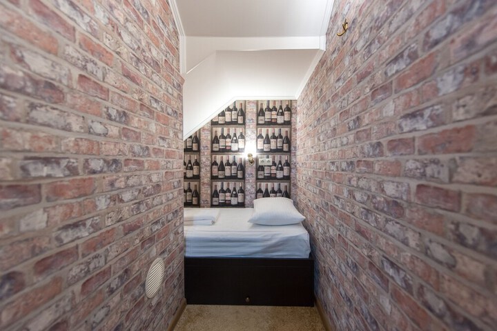 Room 26 of 68