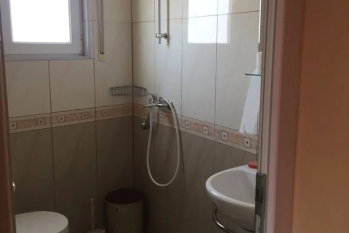 Room 10 of 11