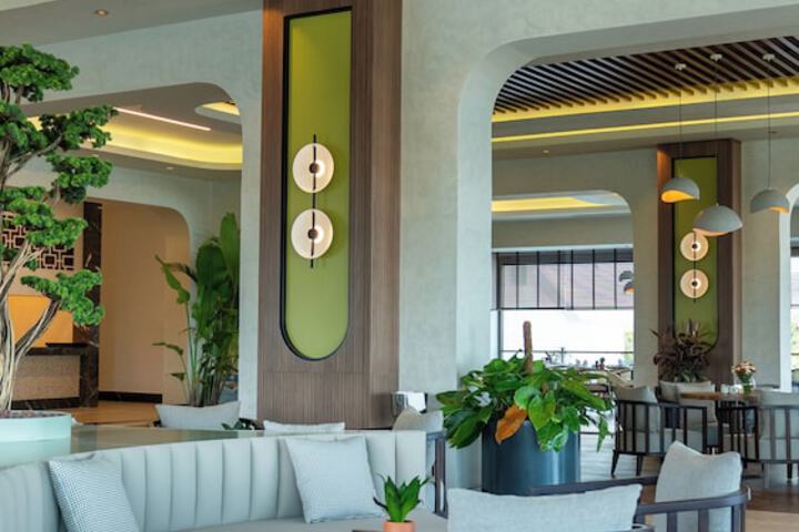 Lounge 375 of 518