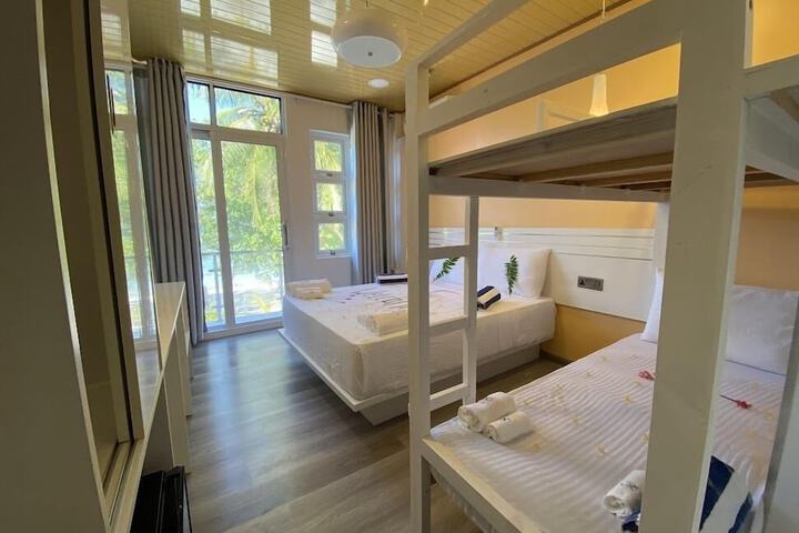 Room 4 of 74