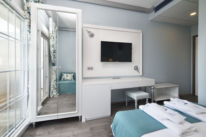Room 10 of 29