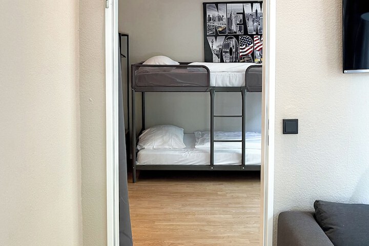 Room 48 of 93