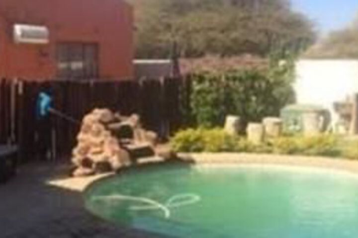 Skyhawk Guesthouse