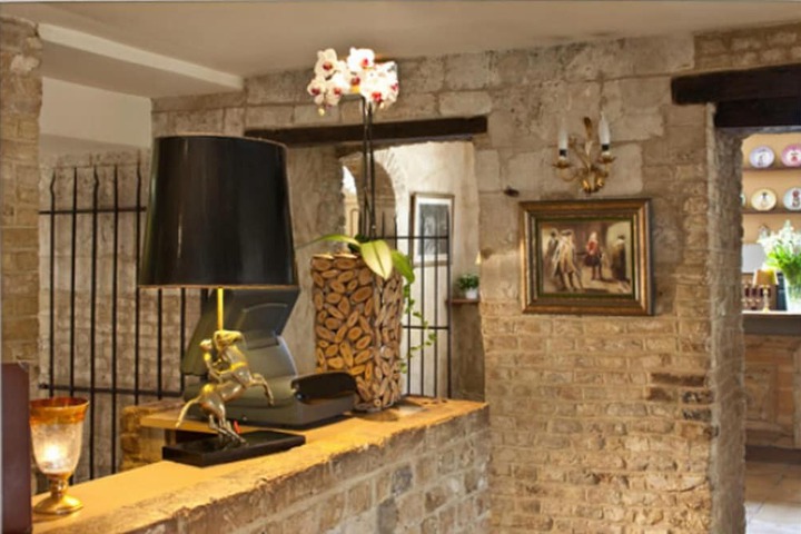 Entrance & Lobby