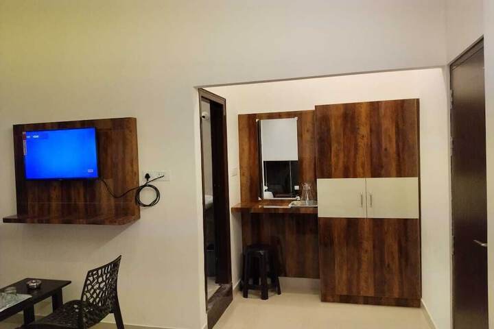 Room 15 of 38