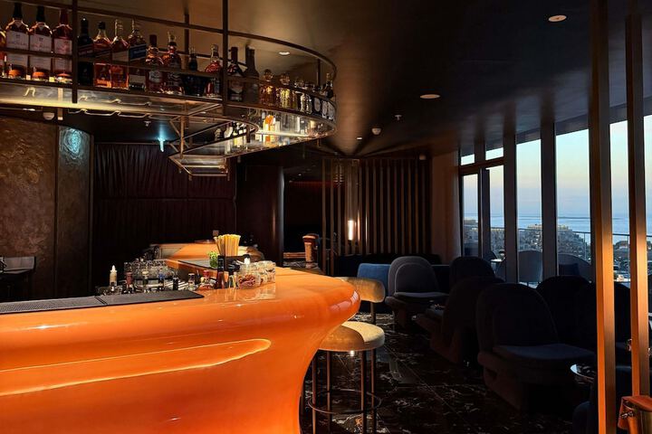 Lounge 59 of 67