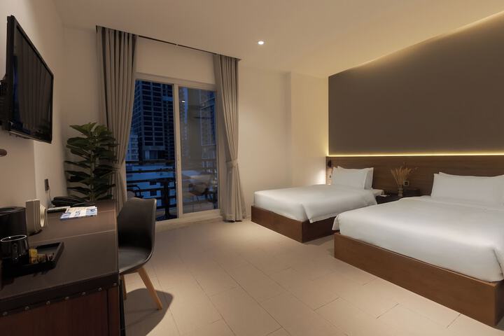 Room 53 of 96