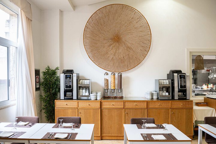 Breakfast/Coffee Service 34 of 45