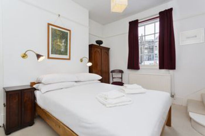 Room 11 of 24