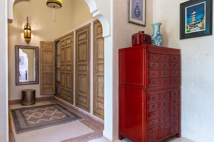 Room 15 of 210