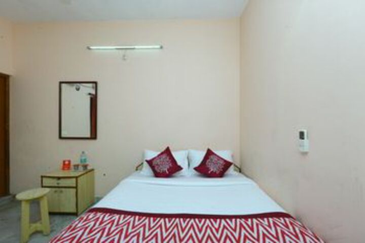 Room 12 of 22
