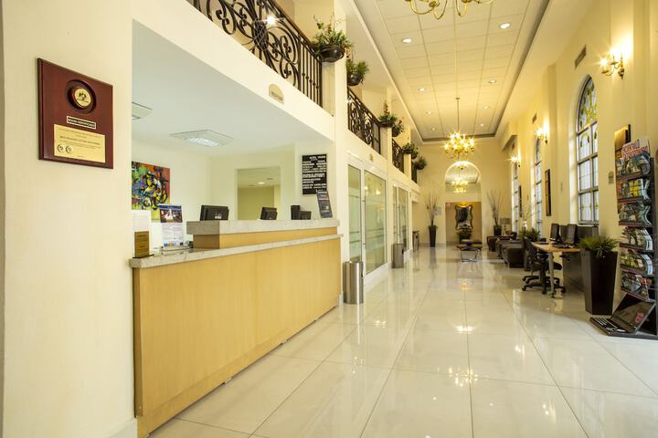 Entrance & Lobby