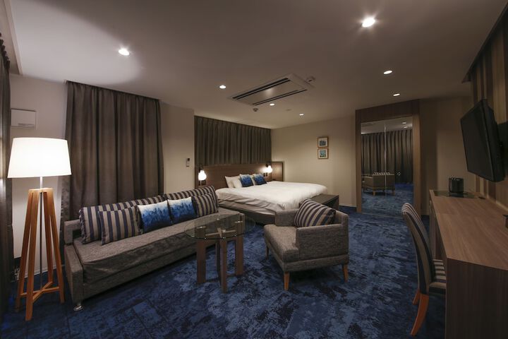 Room 14 of 33