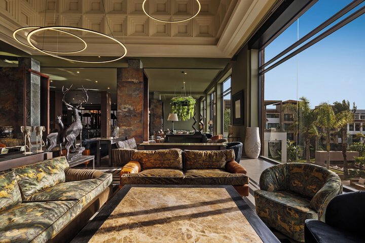 Lounge 86 of 112