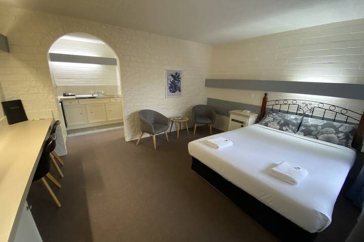 Room 25 of 36