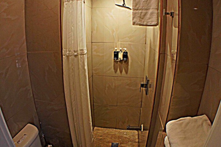 Room 111 of 192