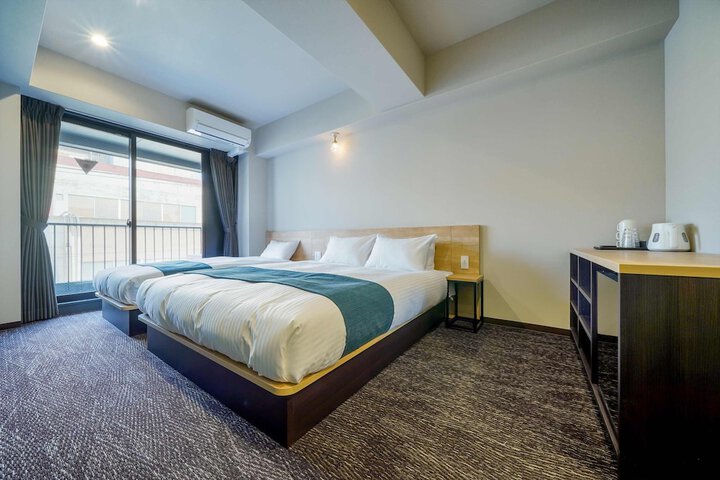Room 95 of 146