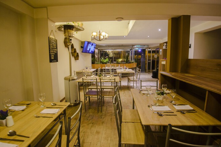 Dining 60 of 68