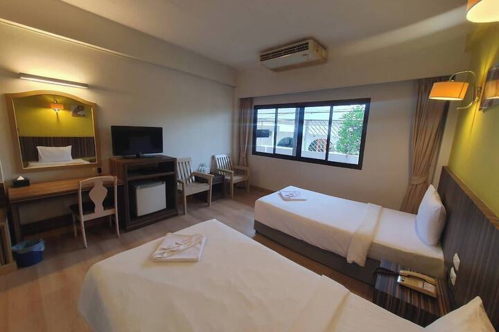 Room 7 of 37