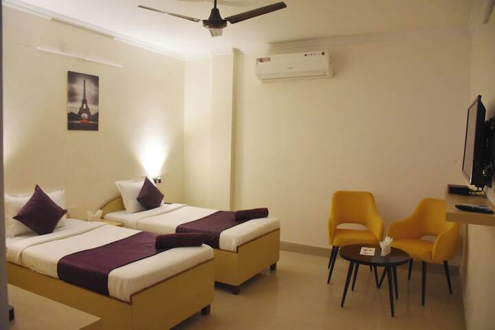 Room 7 of 14