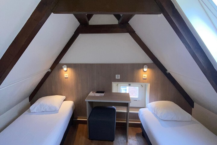 Room 64 of 125