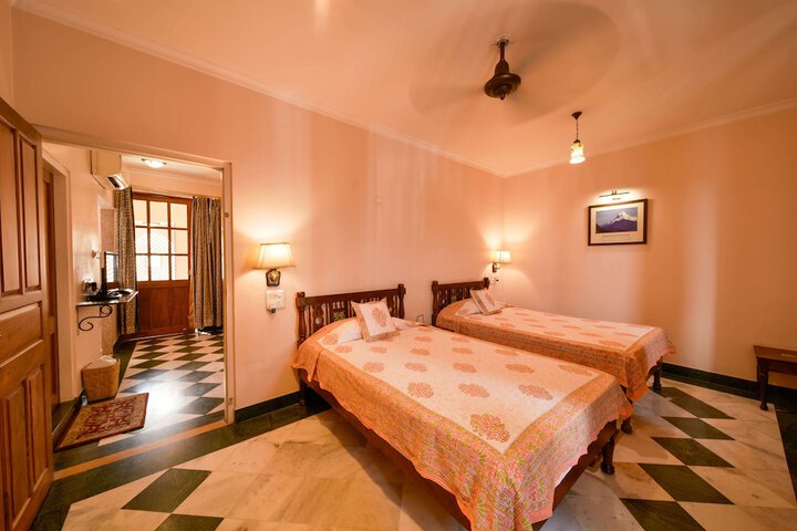 Room 49 of 183