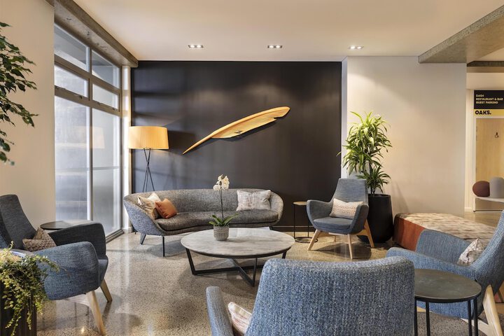 Entrance & Lobby