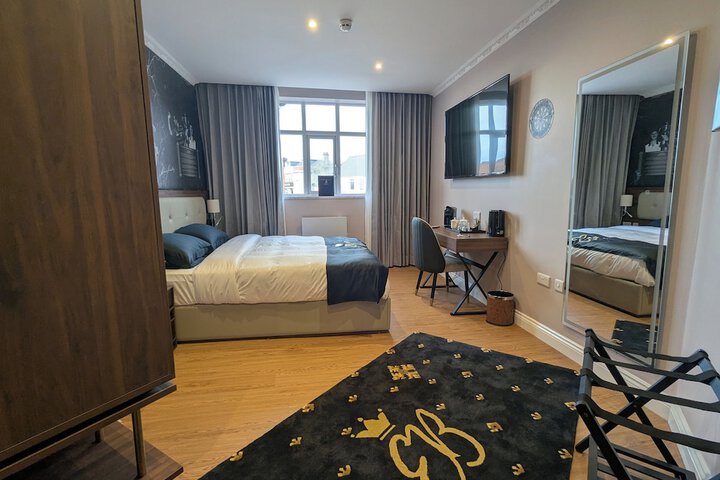 Room 42 of 117