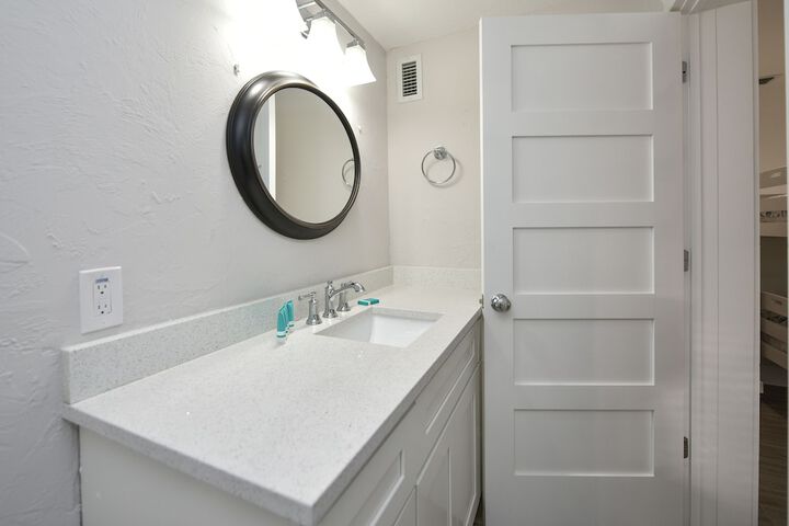 Room 153 of 230