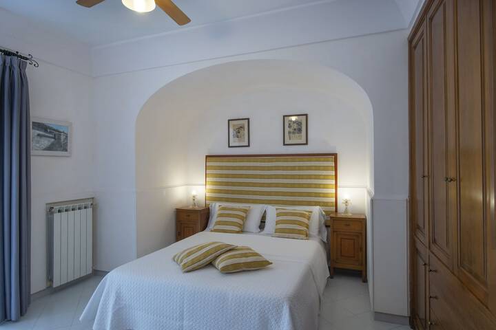 Room 27 of 70