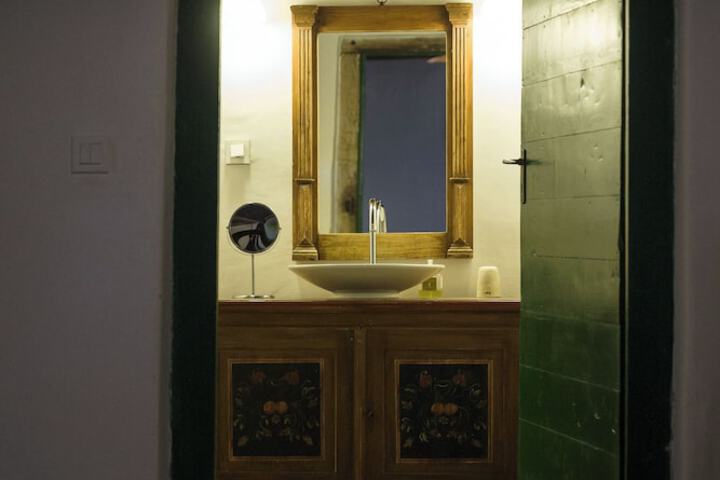 Room 39 of 61