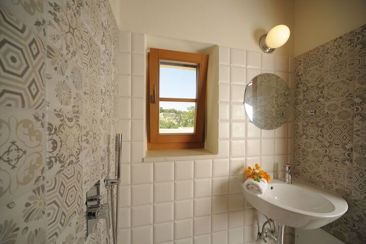 Room 35 of 46