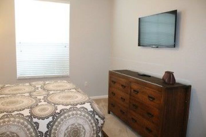 Room 8 of 14