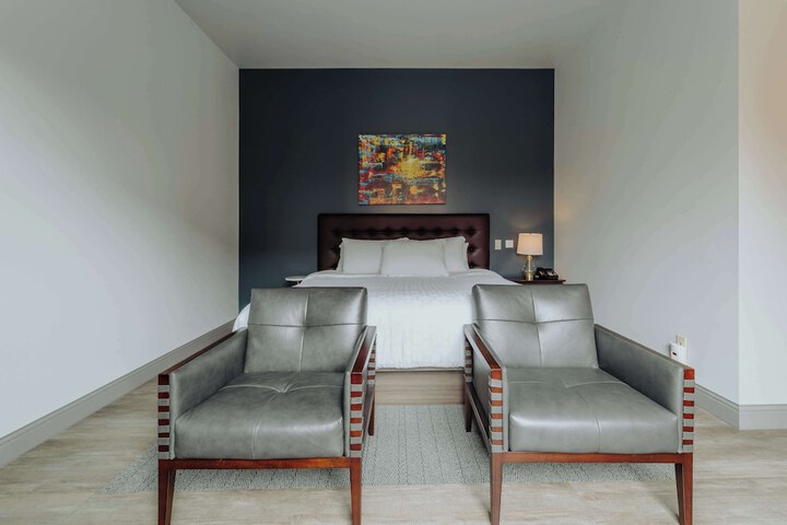 Room 12 of 40