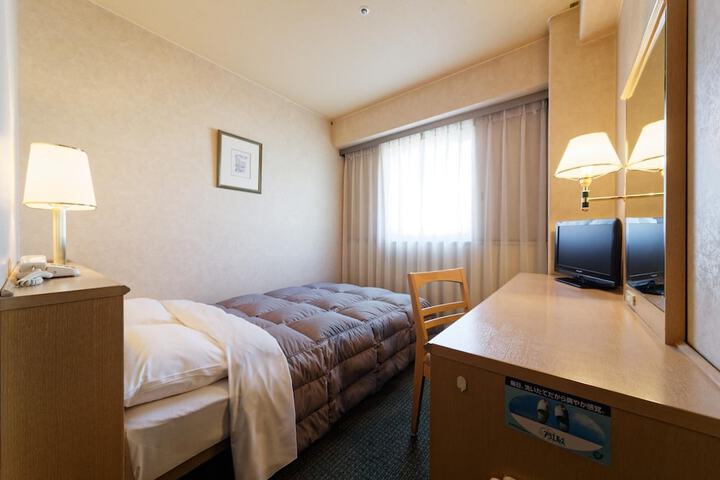 Room 13 of 26