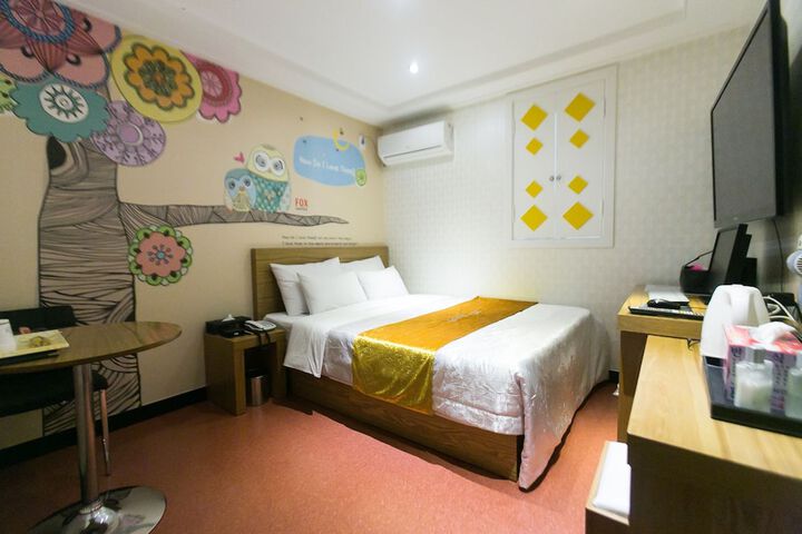 Room 4 of 42