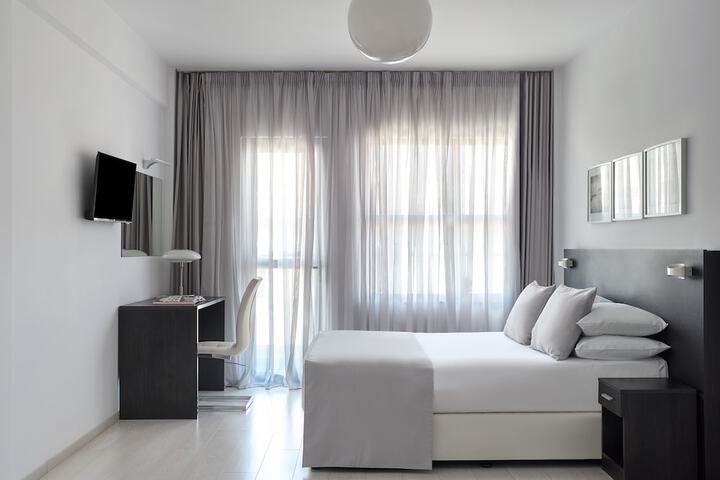 Room 17 of 27