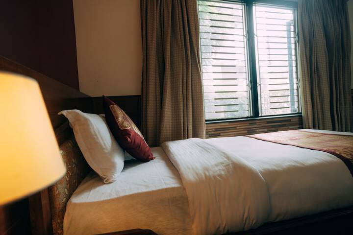 Room 44 of 157