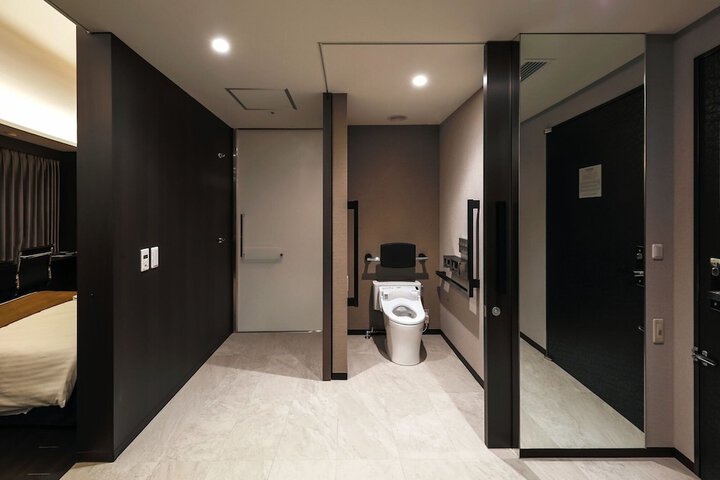Room 27 of 54